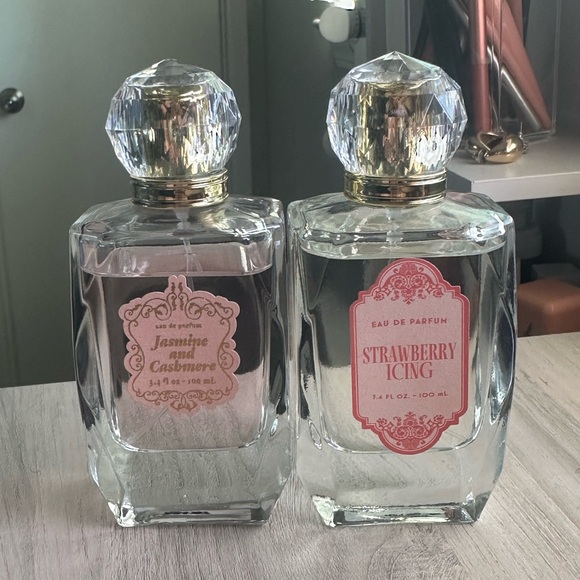 Viral woman’s perfume strawberry icing and jasmine and cashmere 3.4fl oz - Picture 1 of 5